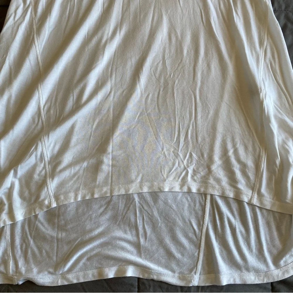 Soft Surroundings Large White High Low Long Sleeve Blouse Shirt V-Neck Classic - Picture 6 of 11